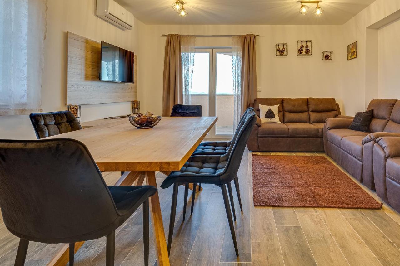 Oliva Vallis Apartment